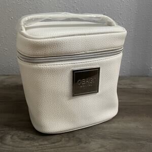 NWOT Obagi Medical White Faux Leather Skincare Bag Zip Top Makeup *NO PRODUCT*